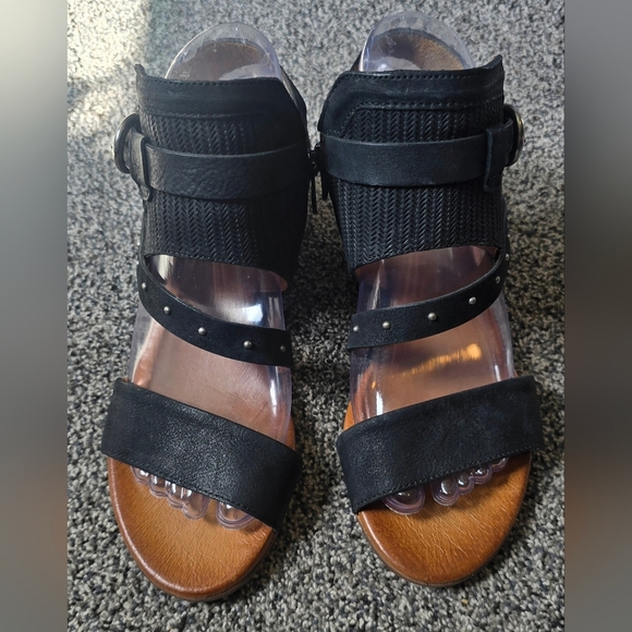 Miz Mooz Black Leather Farley Buckle Demi Wedge Sandal Womens Size 38 (US 7.5-8) - Picture 9 of 12